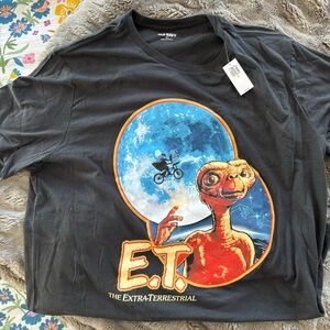 ET graphic tee